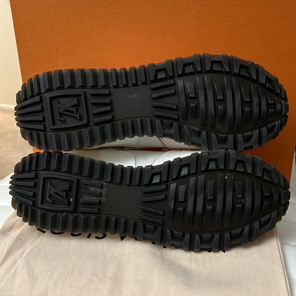 Louis Vuitton Run Away Sneakers 39 - Picture 4 of 8